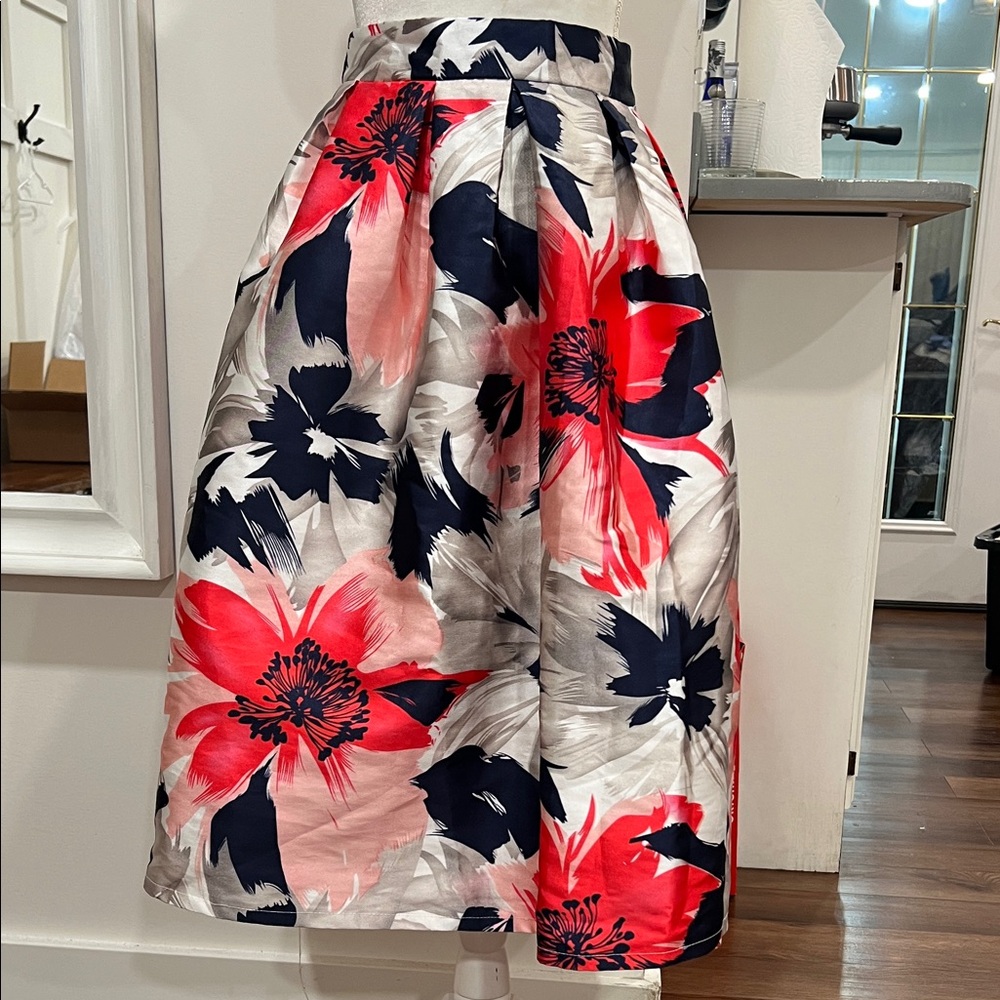 L'ATISTE Floral A-Line Skirt - Red and Black